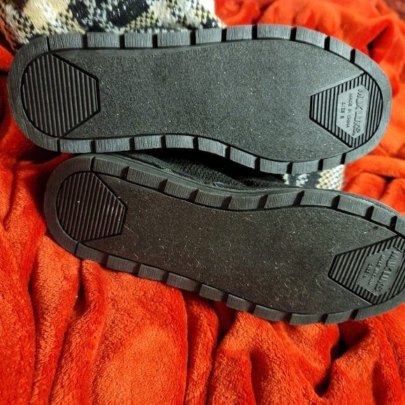 NWT MUKLUK RUGGED SOLE KNIT DETAIL FAUX FUR INTERIOR TOGGLE ACCENT SIZE 8 - Picture 6 of 10